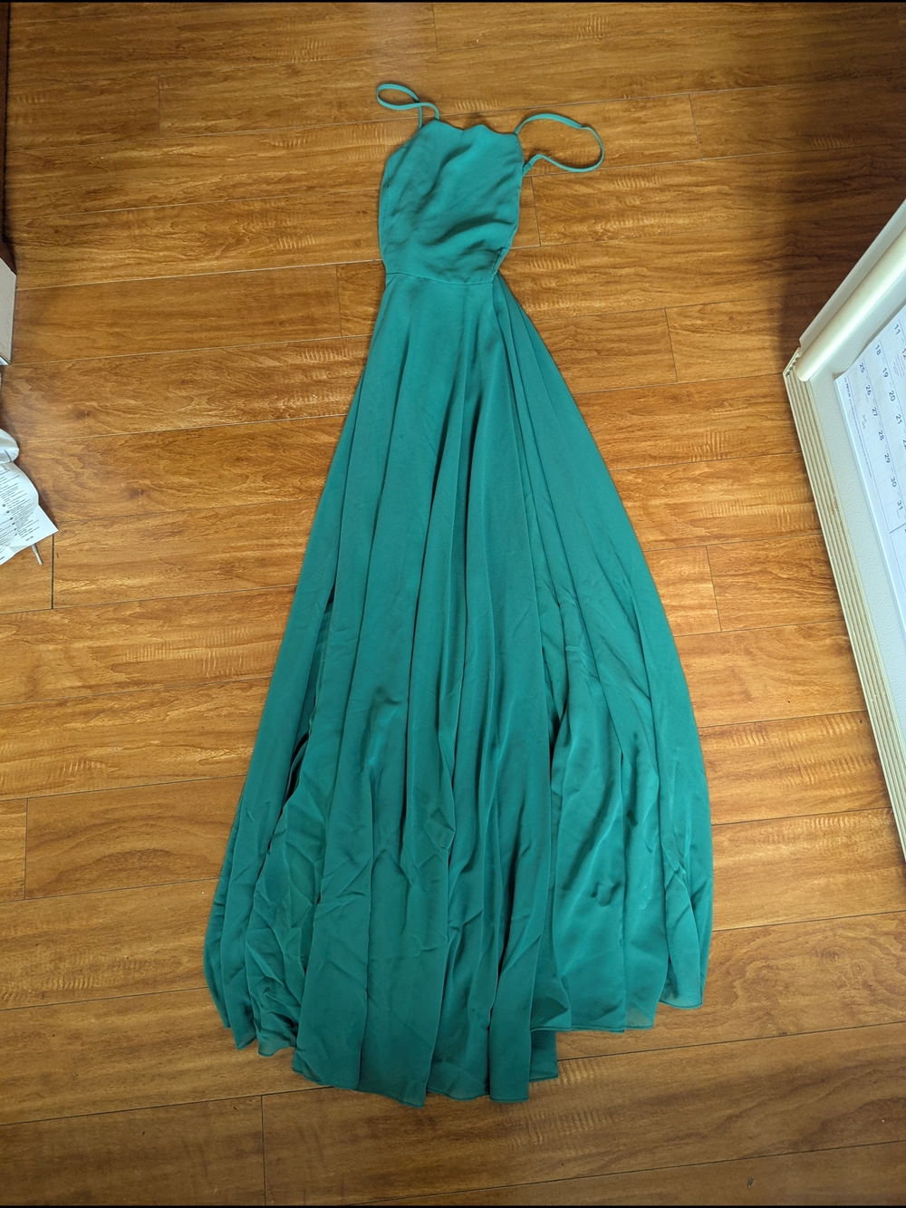 LULUS Chiffon Kelly Green Dress with crossed straps at the back Size S - Picture 6 of 6